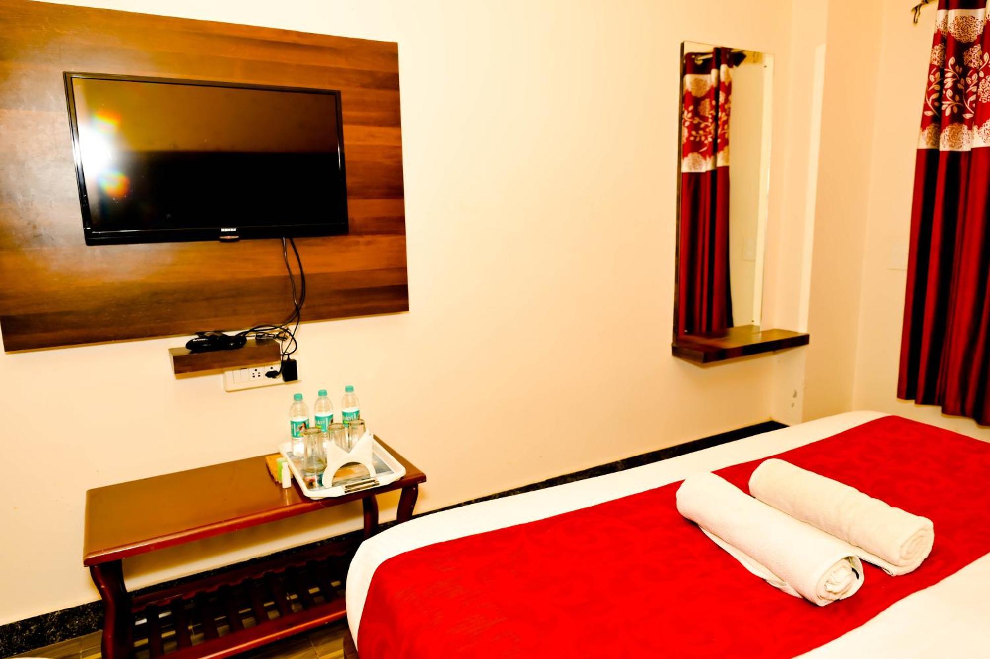 Townhouse Mk Hotel จิกมากาลูร์ ภายนอก รูปภาพ
