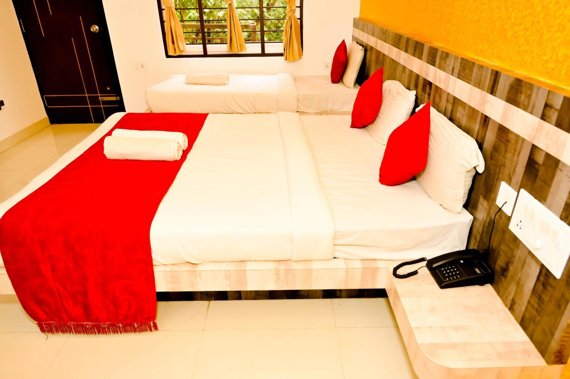 Townhouse Mk Hotel จิกมากาลูร์ ภายนอก รูปภาพ