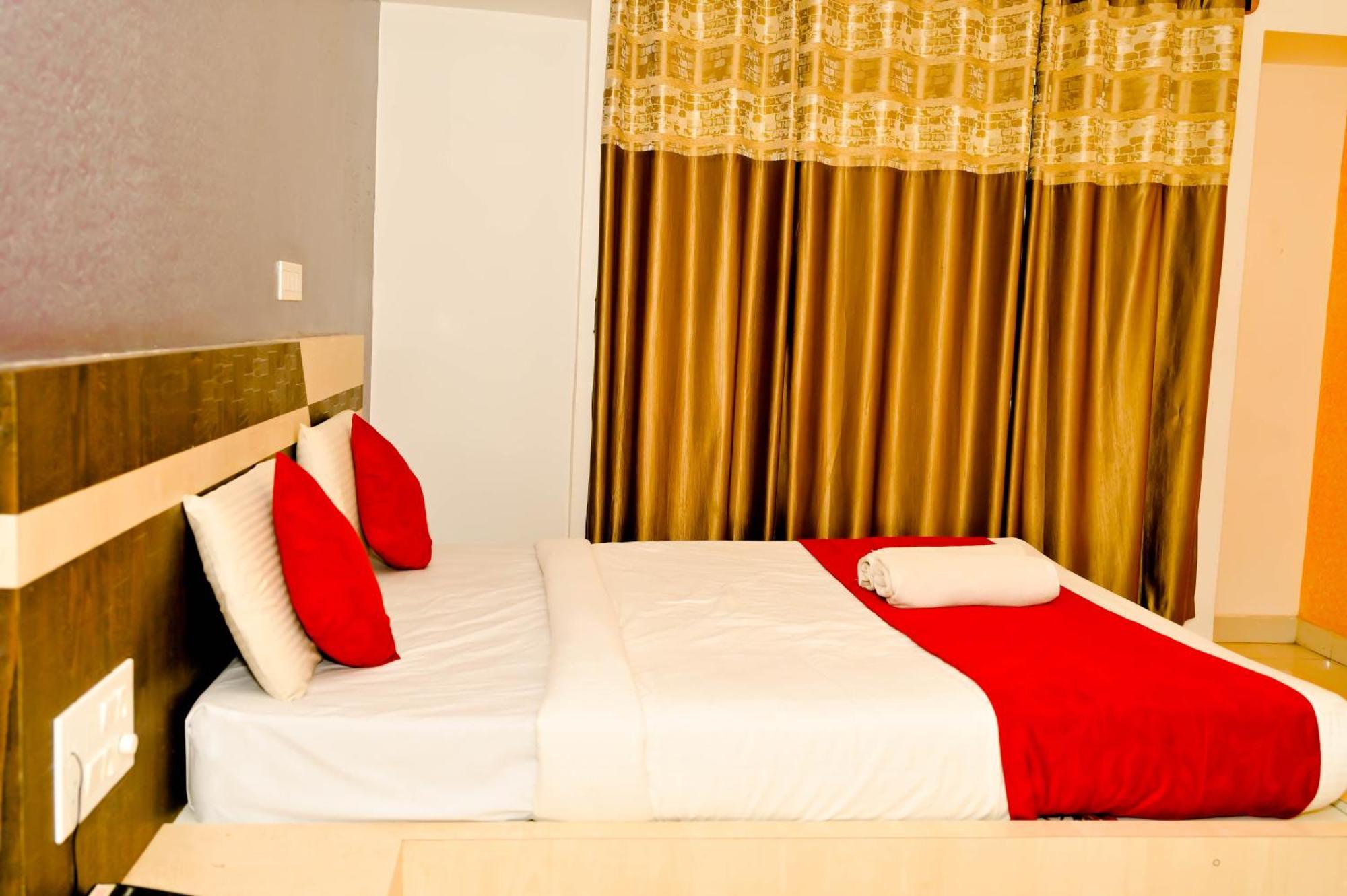Townhouse Mk Hotel จิกมากาลูร์ ภายนอก รูปภาพ