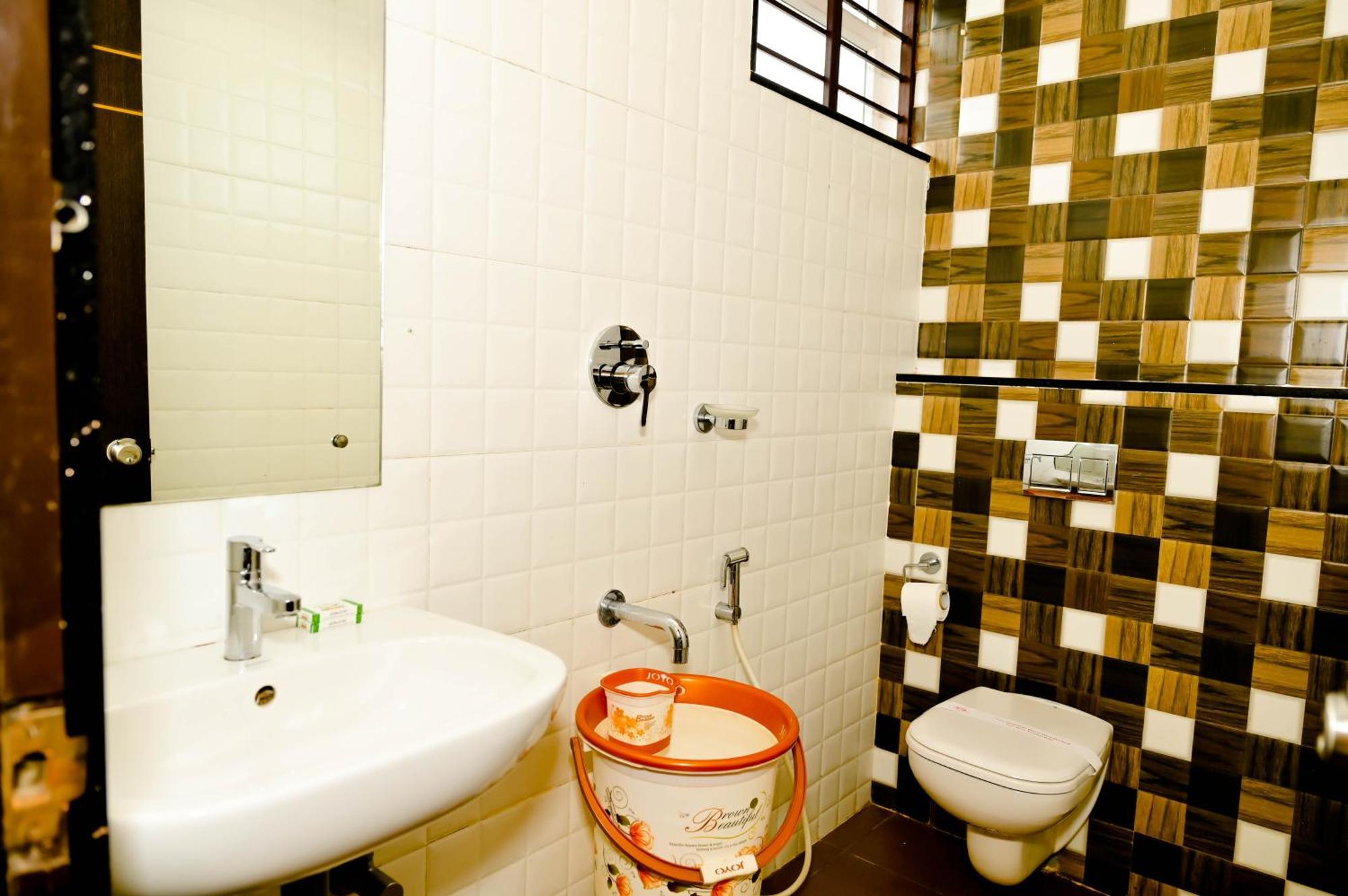 Townhouse Mk Hotel จิกมากาลูร์ ภายนอก รูปภาพ