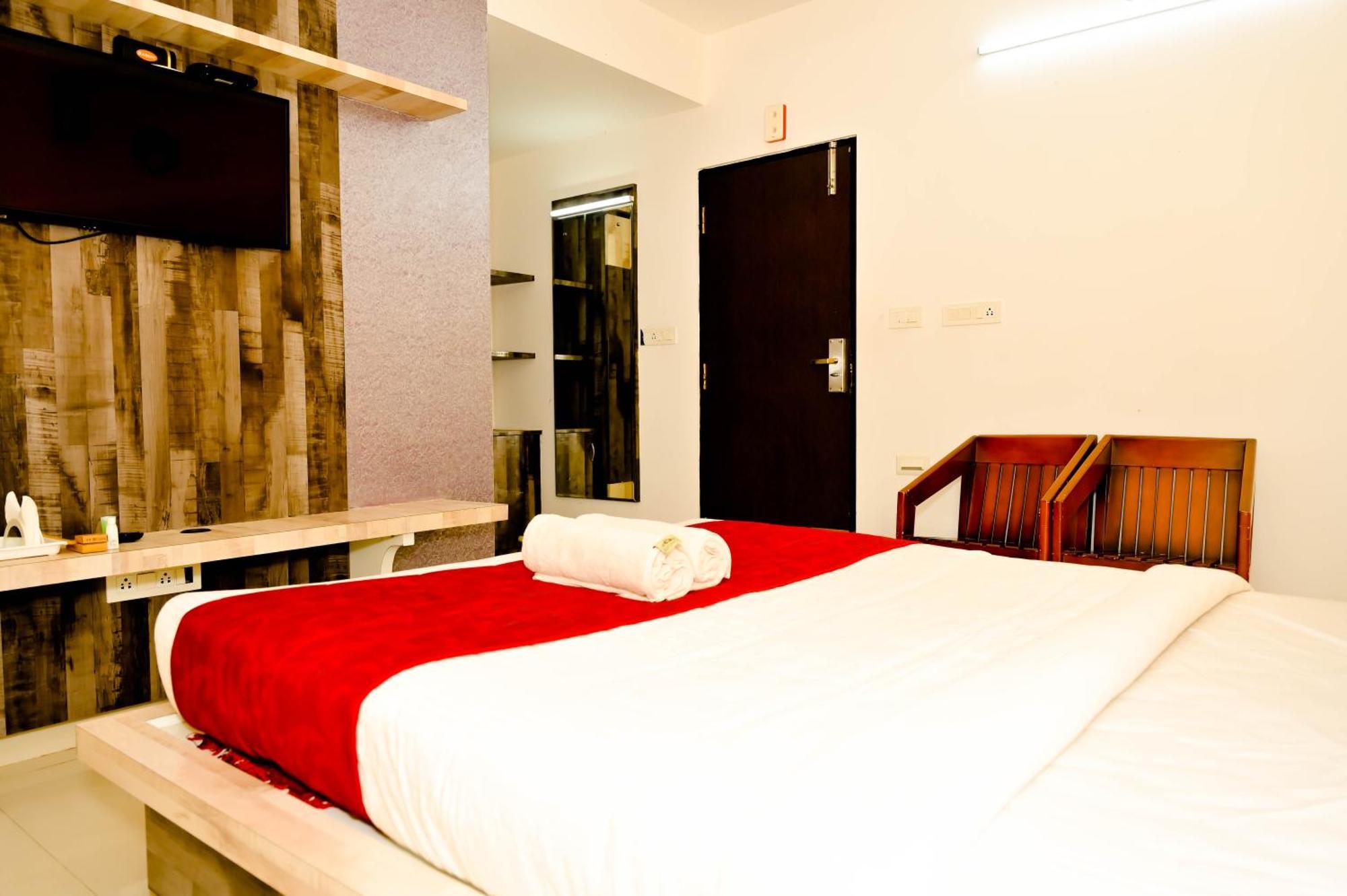 Townhouse Mk Hotel จิกมากาลูร์ ภายนอก รูปภาพ