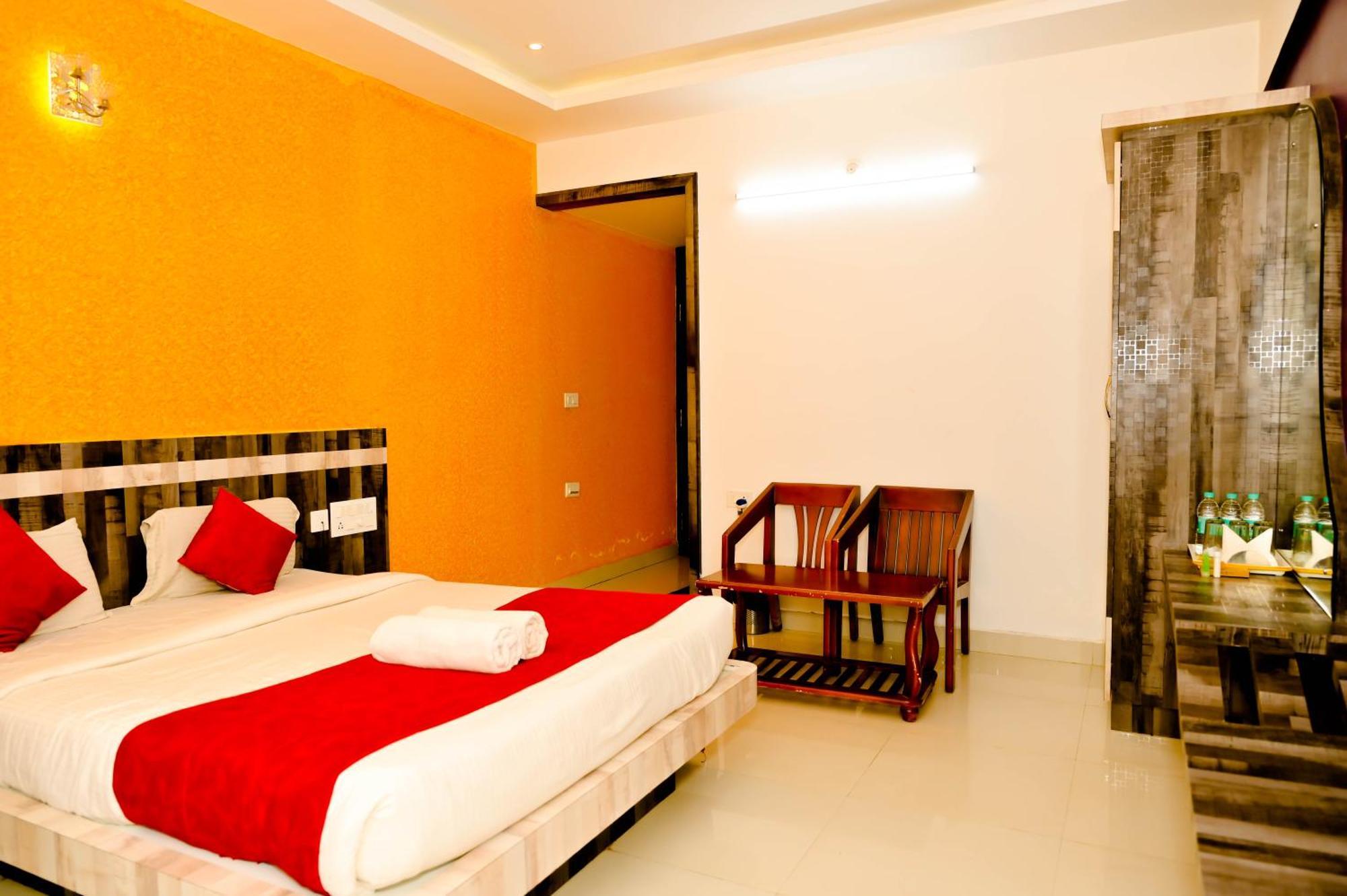Townhouse Mk Hotel จิกมากาลูร์ ภายนอก รูปภาพ