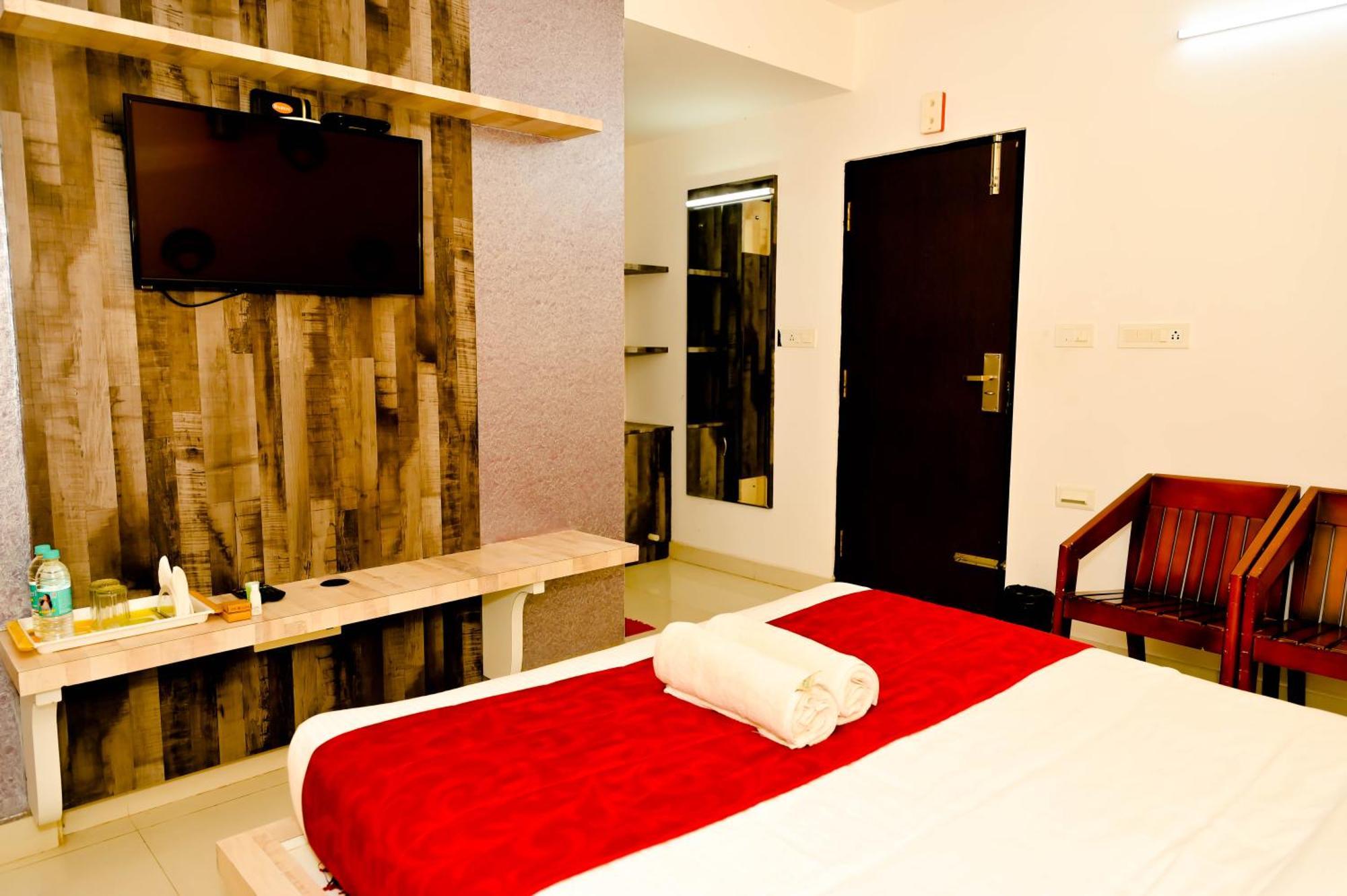 Townhouse Mk Hotel จิกมากาลูร์ ภายนอก รูปภาพ